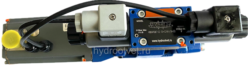 4WRKE10E50L-3X/6EG24ETK31/A1D3M - Пропорциональный распределитель с обратной связью по положению золотника и со встроенным усилителем (OBE), Ду10, A1 = ±10 В, номинальный расход 50 л/мин, схема E, каналы управления ET = X и Y - внутренние