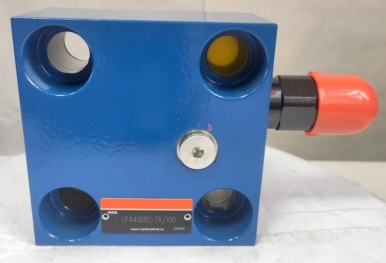 LFA40DB2-7X/025 - Крышка для логического клапана, типоразмер Ду40 функционал - DB2 = крышка с предохранительным клапаном с ручной настройкой, два выхода X и Y, элемент регулировки - винт под шестигранник с защитным колпачком, диапазон настройки давления д