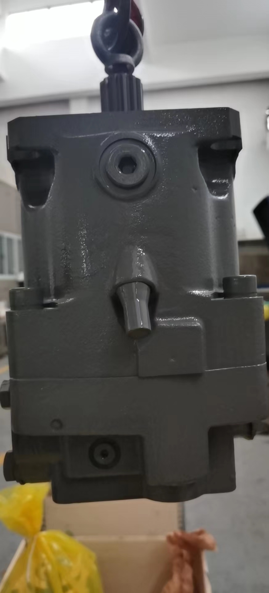 A11VO60LRH2/10R-NSC12N00 - Насос аксиально-поршневой нереверсивный регулируемый с наклонной шайбой для незамкнутой гидросистемы, рабочий объем 60 см3, LRH2 = регулятор мощность с ограничением хода, позитивное управлением ΔP = 25 бар, номинальное давление 