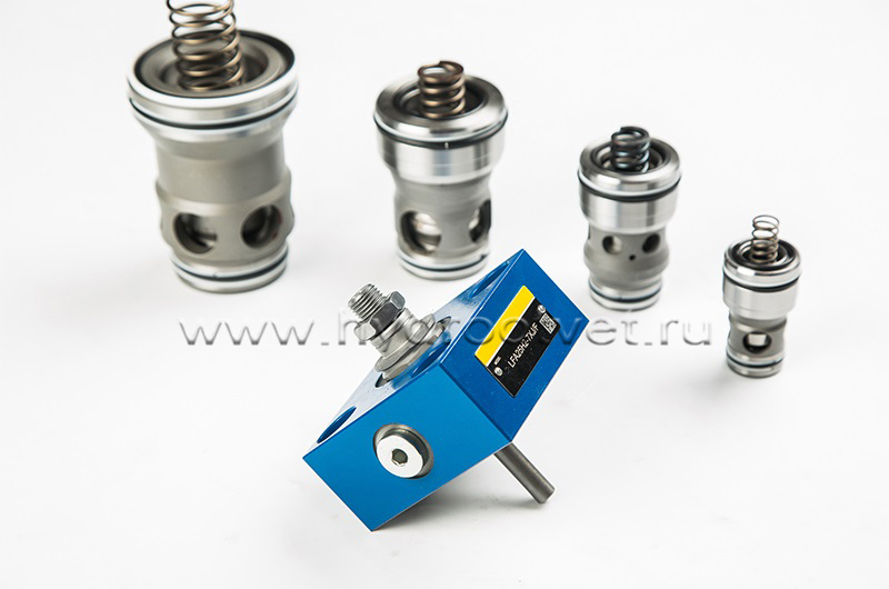 LFA40G-7X/ - Крышка для логического клапана, типоразмер Ду40 функционал - G = крышка со встроенным клапаном ''ИЛИ'', три выхода X, Z1 и Z2, внешний канал X - нет, уплотнение NBR