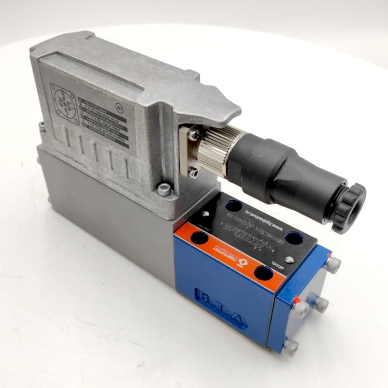 4WRPEH6C3B24L-2X/G24K0/A1M - Сервораспределитель Ду6 с обратной связью по положению золотника и встроенным усилителем (OBE), номинальный расход 24 л/мин, характеристика L - линейная, схема C3, сигнал управления A1 = ±10 V