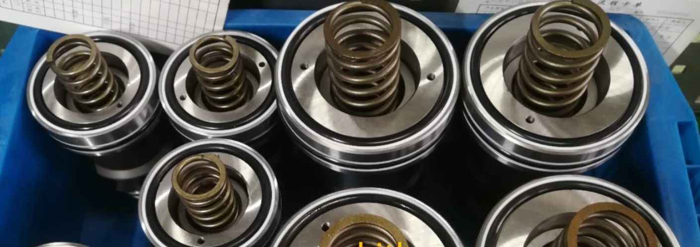 LC32DR40E7X/ - Логический клапан (патрон) Ду32, функция - редукционный клапан давления, давление открытия 4 бар, E = без канавки для тонкого уплотнения, уплотнение NBR