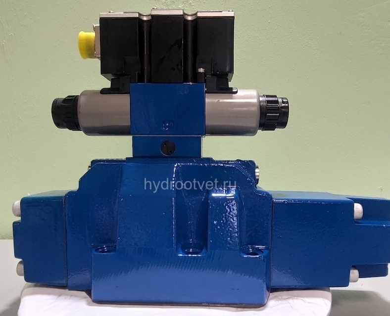 4WRZE25W6-325-7X/6EG24K31/A1M - Пропорциональный распределитель Ду25 со встроенным усилителем (OBE), номинальный расход 325 л/мин, схема W6-, каналы управления X и Y - внешние, сигнал управления ± 10 В