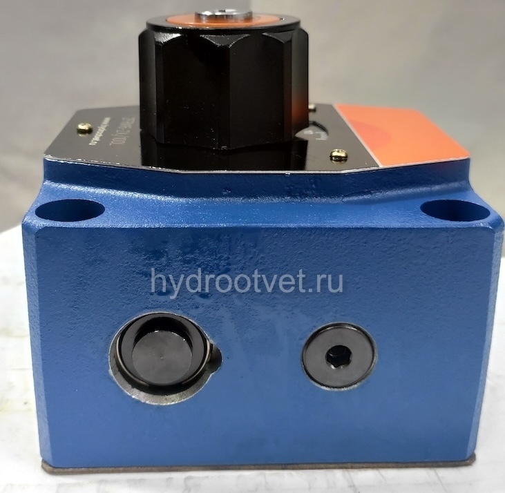 2FRM16-2X/160LB - Регулятор расхода Ду16 для монтажа на плиту, номинальный расход 160 л/мин, регулировка компенсатора - В = есть