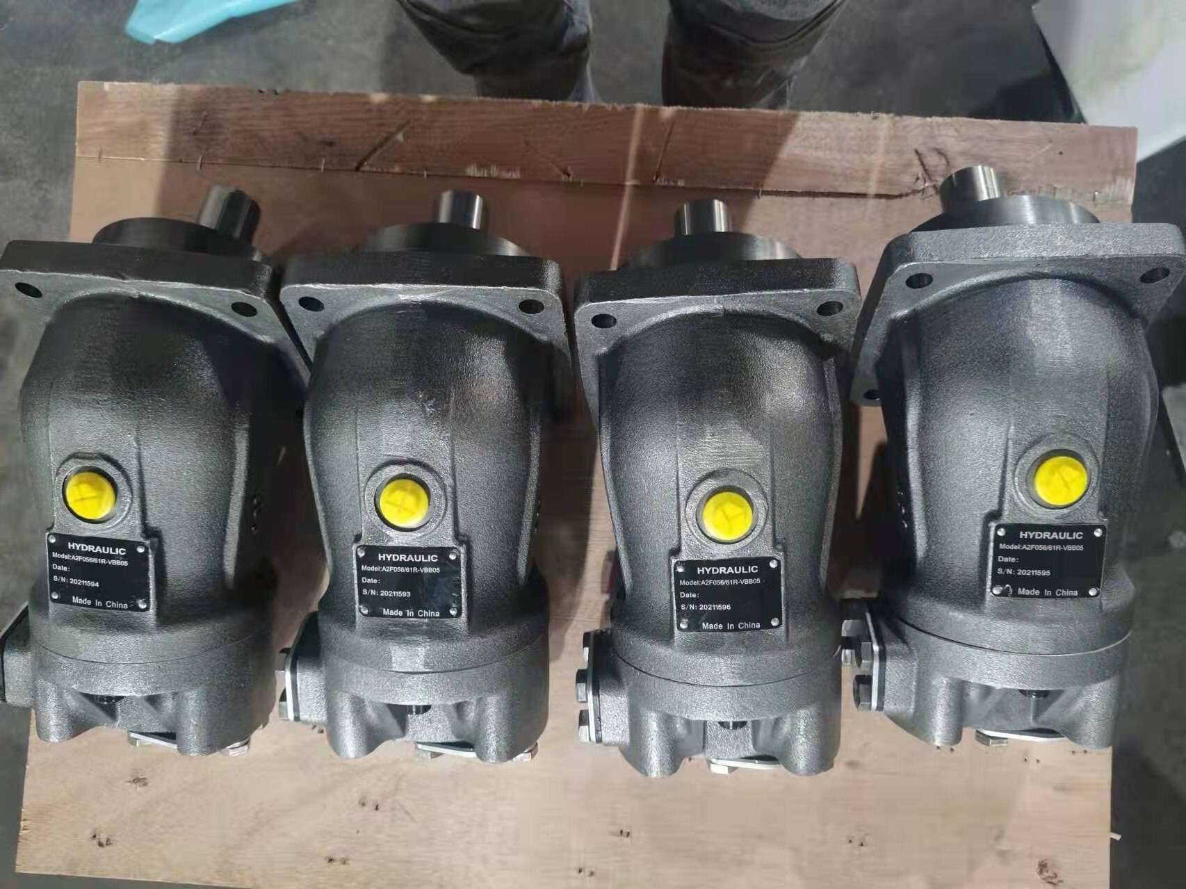 A2FO180/61R-PBB05 - Насос аксиально-поршневой постоянной производительности с наклонным блоком, рабочий объем 180 см3, номинальное давление 400 бар