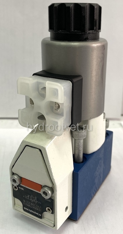 M-3SEW6C3X/420MG24N9K4/P - Гидрораспределитель седельного типа Ду 6 с электроуправлением на 420 бар, схема C, обратный клапан - P = встроенный