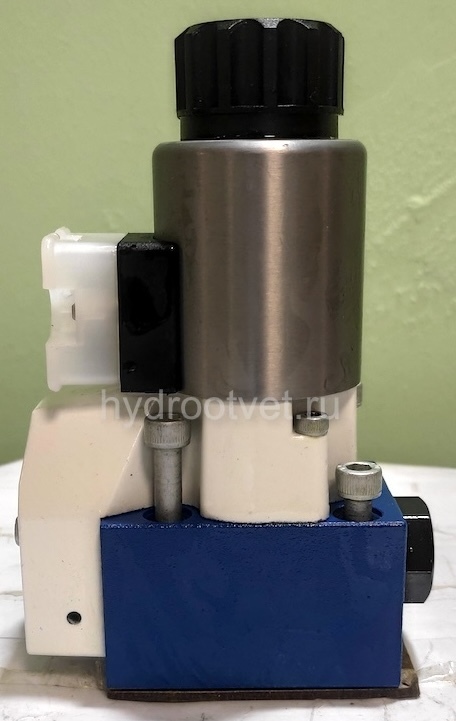 M-3SEW6U3X/420MG24N9K4/P - Гидрораспределитель седельного типа Ду 6 с электроуправлением на 420 бар, схема U, обратный клапан - P = встроенный