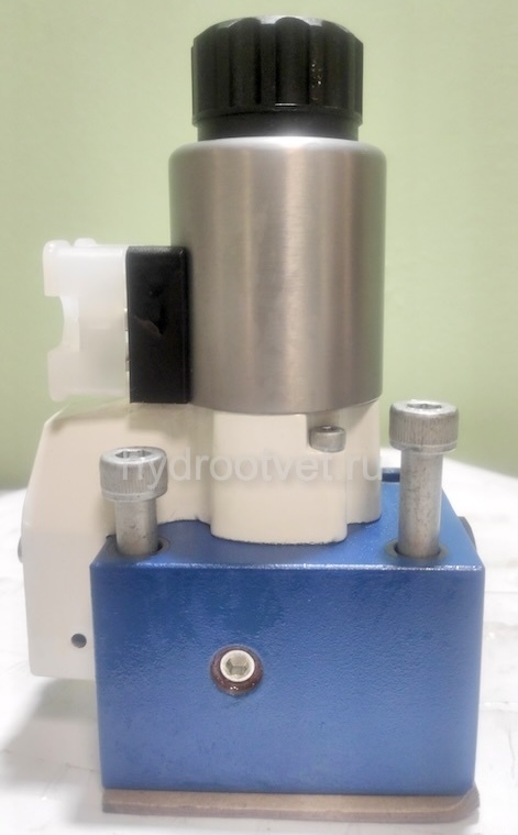 M-4SEW10D1X/420MG24N9K4 - Гидрораспределитель седельного типа Ду 10 с электроуправлением на 420 бар, схема D