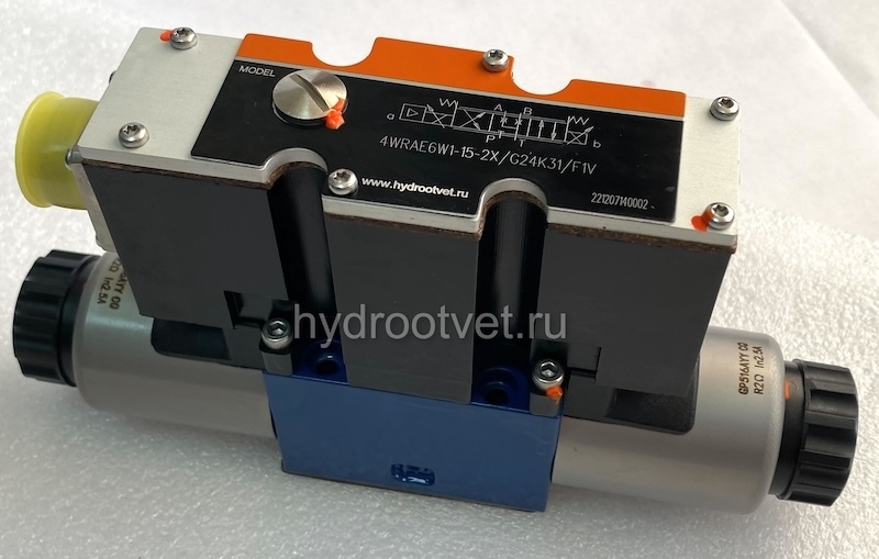 4WRAE6W15-2X/G24K31/A1V - Пропорциональный распределитель со встроенной электроникой Ду6, A1 = ±10 В, номинальный расход 15 л/мин, схема W