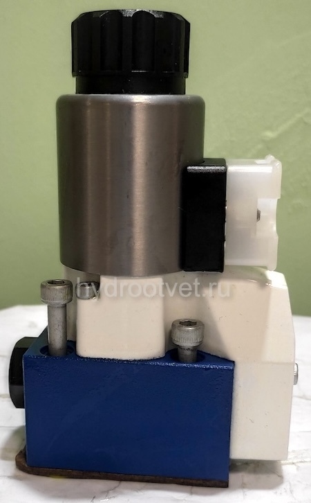 M-3SEW6U3X/420MG24N9K4/P - Гидрораспределитель седельного типа Ду 6 с электроуправлением на 420 бар, схема U, обратный клапан - P = встроенный