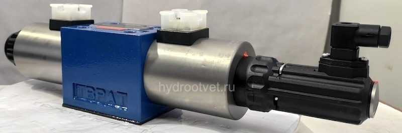 4WRE10E1-50-2X/G24K4/V - Пропорциональный распределитель с обратной связью по положению золотника без встроенной электроники Ду10, номинальный расход 50 л/мин, схема E1-