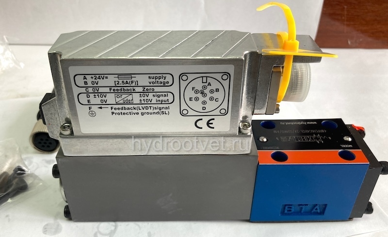 4WRPEH6C1B40L-2X/G24K0/A1M - Сервораспределитель Ду6 с обратной связью по положению золотника и встроенным усилителем (OBE), номинальный расход 40 л/мин, характеристика L - линейная, схема C1, сигнал управления A1 = ±10 V