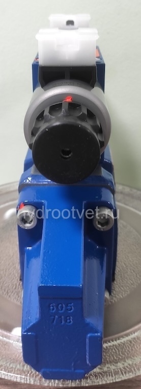 4WRZ10W8-85-7X/6EG24N9ETK4/D3V - Пропорциональный распределитель Ду10 без усилителя, номинальный расход 85 л/мин, схема W8, каналы управления ET - X и Y - внутренние