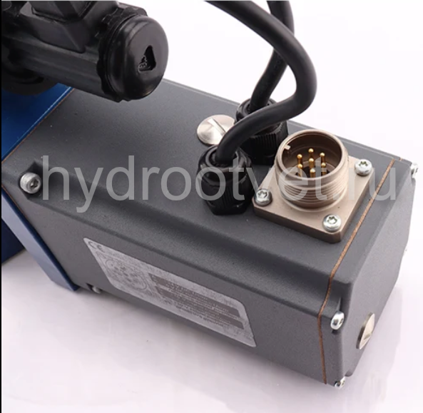 4WRTE25V350L-4X/6EG24K31/A1M - Пропорциональный быстродействующий распределитель с обратной связью по положению золотника и со встроенным усилителем (OBE), Ду25, A1 = ±10 В, номинальный расход 350 л/мин, схема V, каналы управления X и Y = внешние