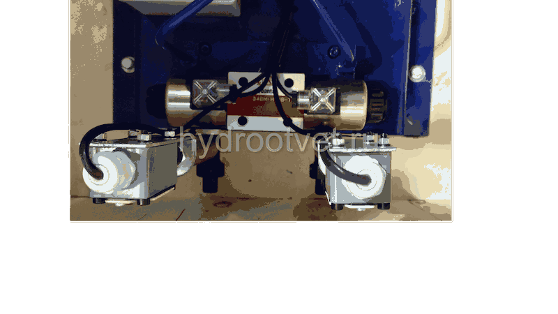 GDK03 with terminal box (based on DRB9-P365Z) - Станция смазки электрическая для двухлинейных систем, рабочее давление до 400 бар, подача 365 мл/мин, мощность двигателя 1,5 кВт, объем бака 60 литров; тип станции - Станция с системой управления с набором к