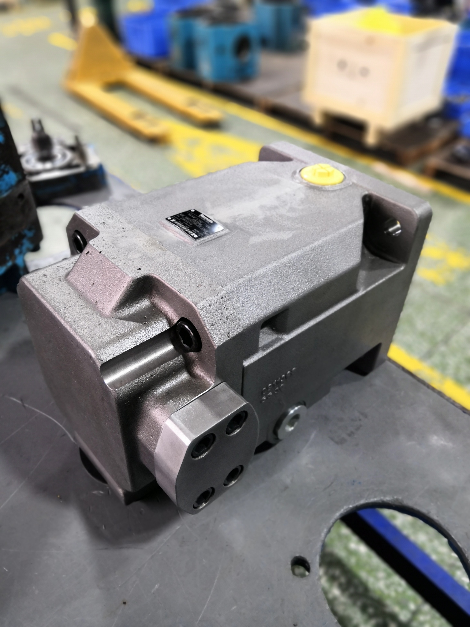 A4FM250/30W-PPB01 - Гидромотор аксиально-поршневой постоянной производительности с планшайбой, рабочий объем 250 см3, номинальное давление 400 бар