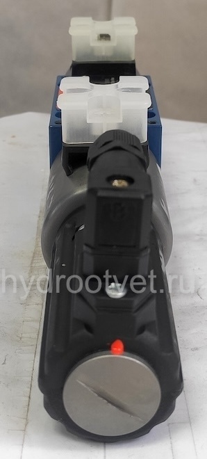 4WRE6W32-2X/G24K4/V - Пропорциональный распределитель с обратной связью по положению золотника без встроенной электроники Ду6, номинальный расход 32 л/мин, схема W