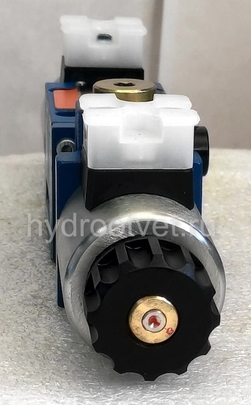 4WEMM6Q6X/CG24N9Z4 - Гидрораспределитель золотниковый Ду6 с электрическим и ручным управлением от рычага, схема Q (84), электроуправление G24, возврат - пружинный