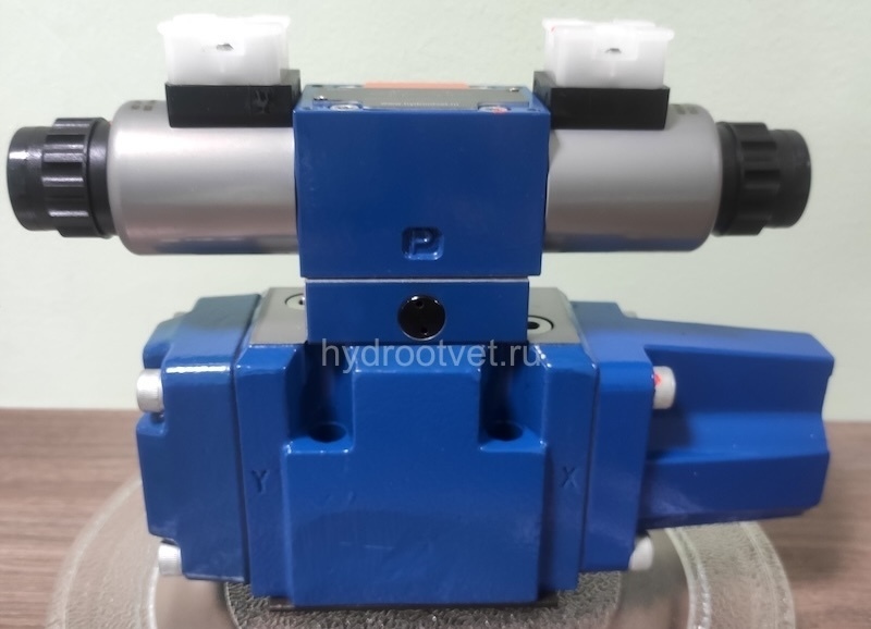 4WRZ10W8-25-7X/6EG24N9ETK4/D3V - Пропорциональный распределитель Ду10 без усилителя, номинальный расход 25 л/мин, схема W8, каналы управления ET - X и Y - внутренние