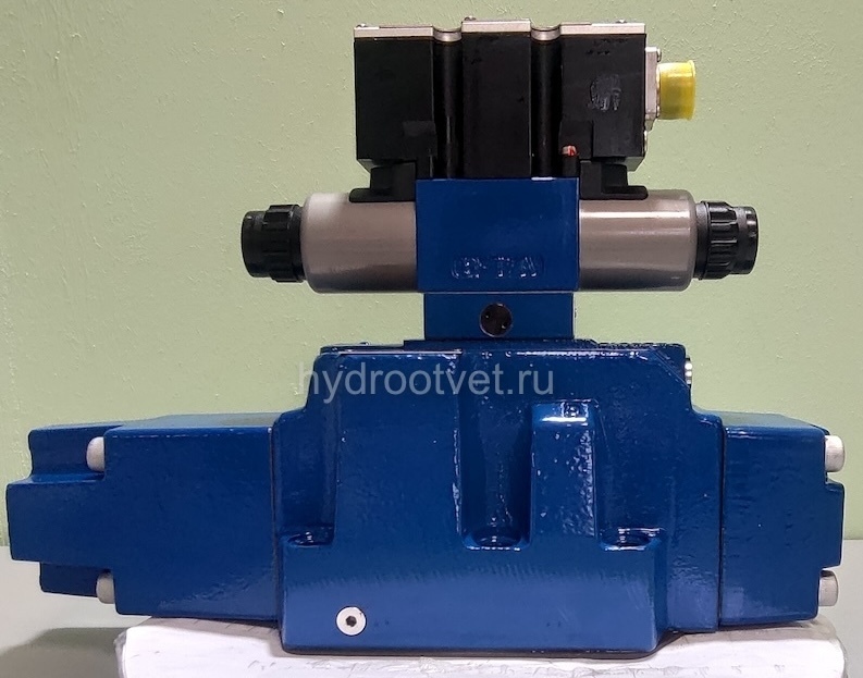 4WRZE25EA325-7X/6EG24ETK31/A1M - Пропорциональный распределитель Ду25 со встроенным усилителем (OBE), номинальный расход 325 л/мин, схема EA, каналы управления ET - X и Y - внутренние, сигнал управления ± 10 В