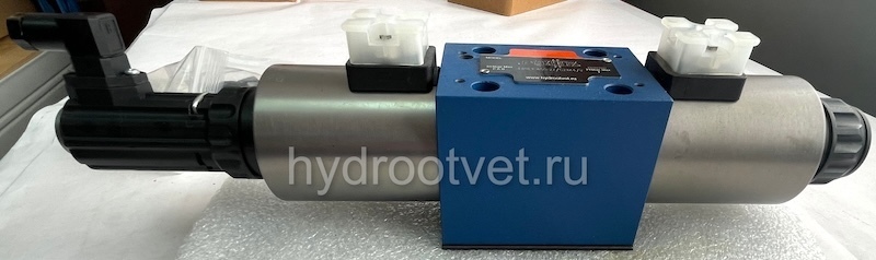 4WRE10W75-2X/G24K4/V - Пропорциональный распределитель с обратной связью по положению золотника без встроенной электроники Ду10, номинальный расход 75 л/мин, схема W