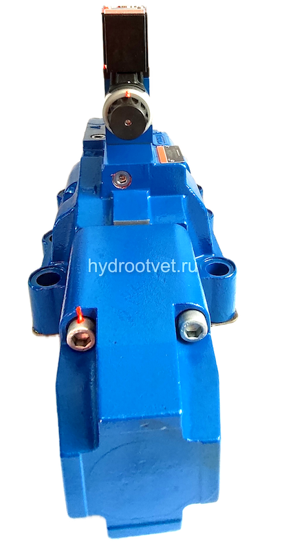 4WRZE32E520-7X/6EG24K31/A1D3M - Пропорциональный распределитель Ду32 со встроенным усилителем (OBE), номинальный расход 520 л/мин, схема E, каналы управления X и Y - внешние, сигнал управления ± 10 В
