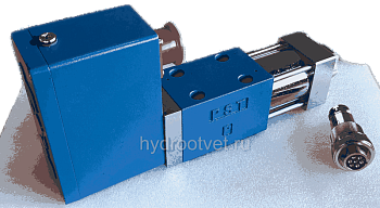 MOOG D633 аналог - SFZ141 - Сервоклапан Ду6 прямого управления типа прямой электропривод с Z = прямое управление сервозолотником, притычная поверхность по ISO 4401-03 (аналог Duplomatic DXJ3). Со встроенной электроникой